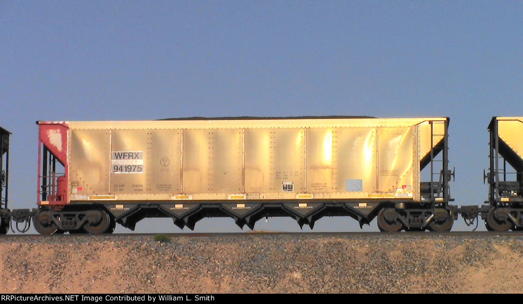 WB Unit Loaded Hooper Frt at Erie NV W-Pshr -13